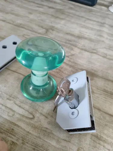 Fechadura para porta de vidro com chave
