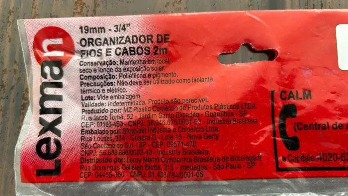 Organizador de fios e cabos