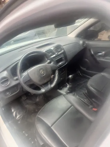 Peças Renault sandero 1.0 16v 2015 - Sucata para retirada de peças.