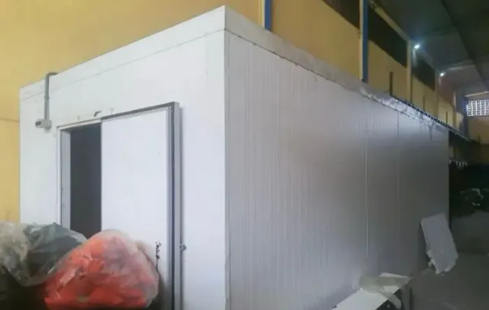 Câmara fria , 5 x 2.80 , muito nova