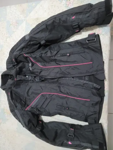 Jaqueta X11 e capacete cross R$500,00 cada