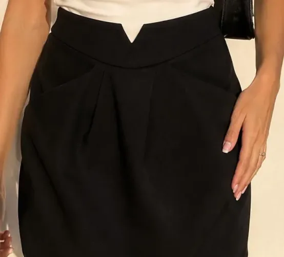 Saia preta elegante tamanho 38 feminina