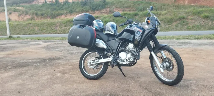 Tenere 2023 250cc Preta. Troco por carro
