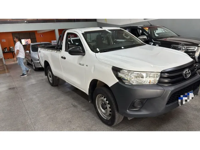 Toyota Hilux CS D4-d 4X4 2.5 16V 102cv TB Dies. 2021