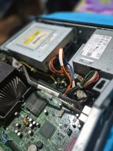 Computador Dell OptiPlex SFF (Para Conserto ou Retirada de Peças)