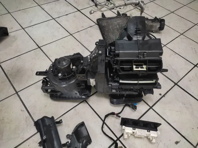 Sistema completo de ar condicionado.