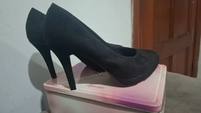 Sapato Preto salto alto