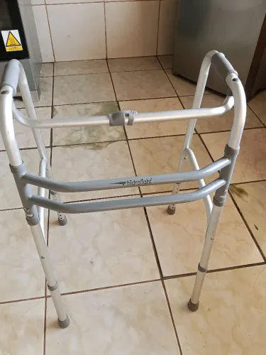 Andador para Locomoção - Mais Autonomia e Confiança ao Caminhar.