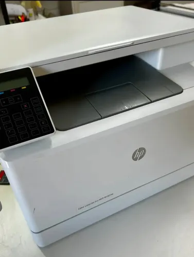 Impressora Multifuncional HP Color LaserJet Pro MFP M182nw - Laser Colorida