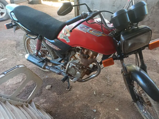 Moto ano 2000 original de leilão *