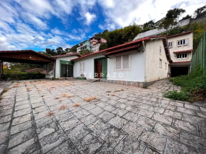 Casa para aluguel, 7 quartos, 2 suítes, 8 vagas, Vila Muqui - Teresópolis/RJ