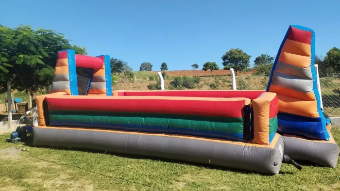 Vendo futebol de sabão