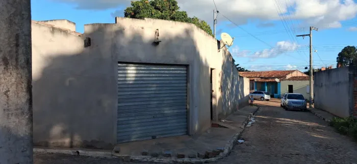 Casa em carira  povoado Massaranduba há 60 metros da BR 235