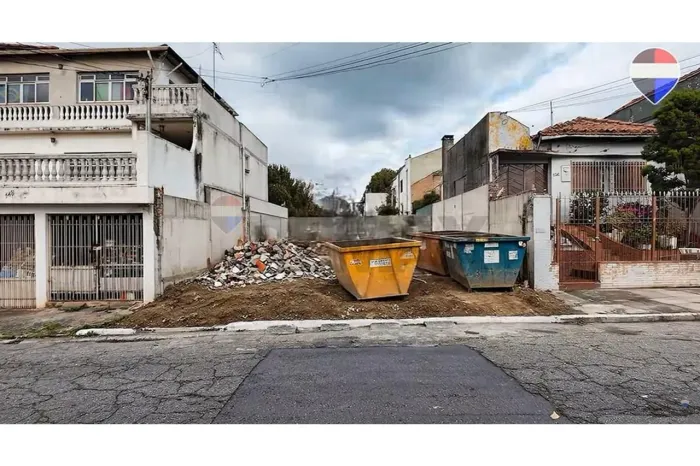Terreno à venda na Cidade Patriarca com aproximadamente 300 m², 10 metros de frente