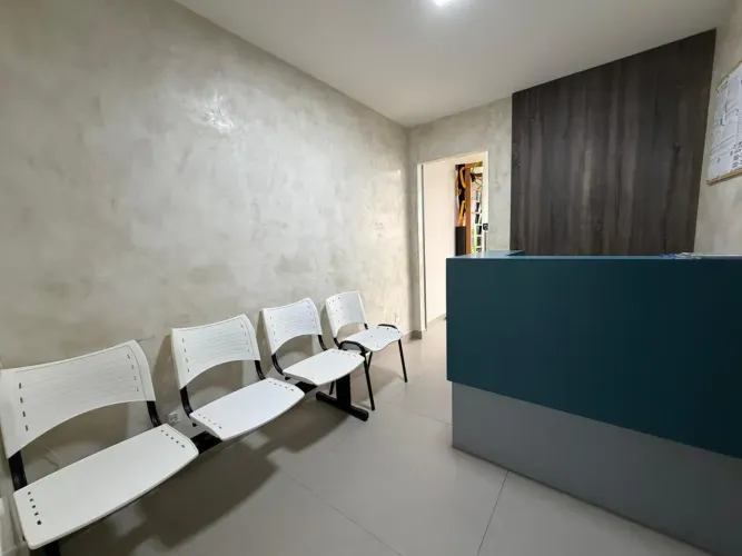 Sala Comercial Reformada no Ative Centro Empresarial | 38m² | Laranjeiras