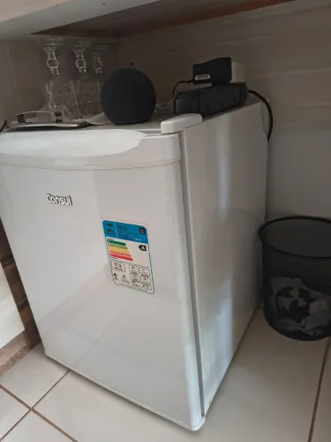 Frigobar Consul 220v, branco, 76 Litros.