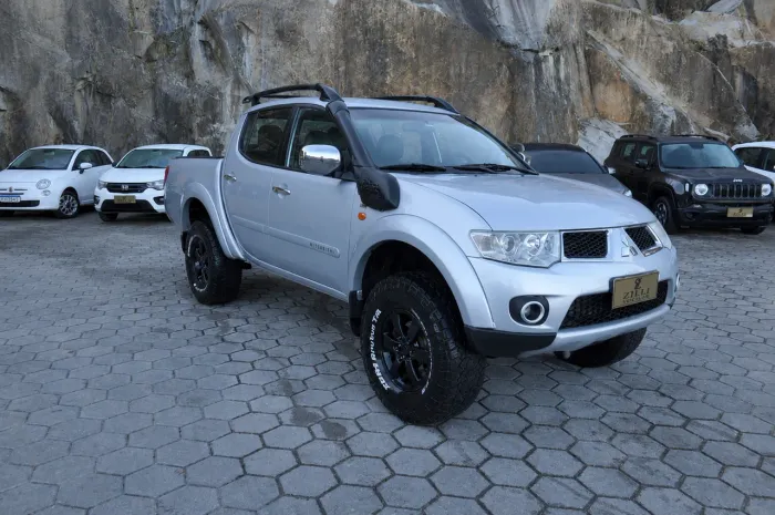 Mitsubishi L200 Triton HPE 3.2 CD TB Int.diesel AUT 2013