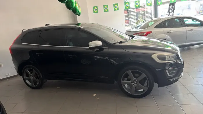 Volvo XC 60 T-5 R-design 2.0 FWD 5P 2015