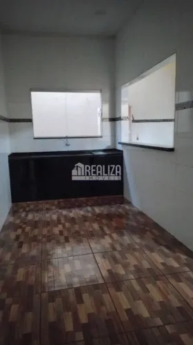 Casa com 2 Quarto(s) e 1 banheiro(s) para Alugar, 10 m² por R$ 1020 / Mês