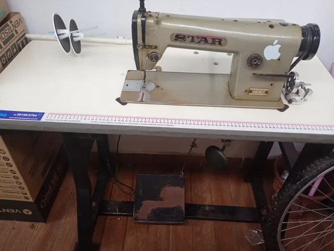Maquina reta industrial