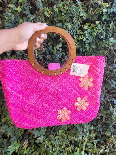 Bolsa de palha Pink com alça de madeira