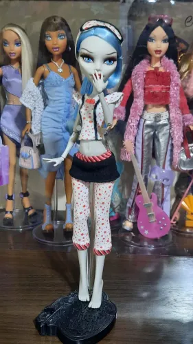 Boneca Monster High Ghoulia Yelps Dead Tired/ Mortas de Sono