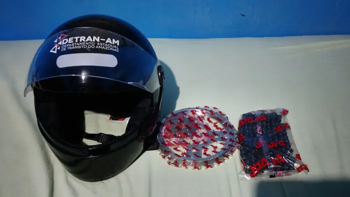 Capacete novo e kit transmissão novo