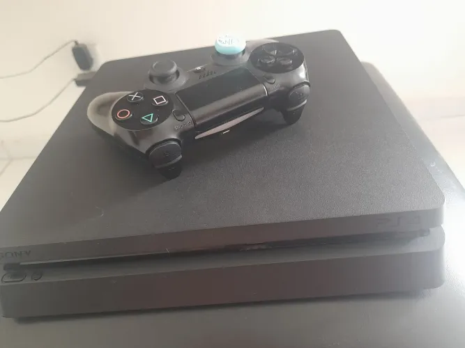 Playstation4 slin ,1 controle original , 500 GB ,pegando tudo perfeitamente