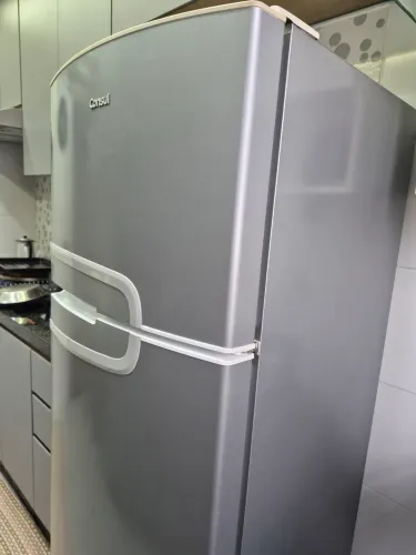 Geladeira Frost Free Novíssima 220v