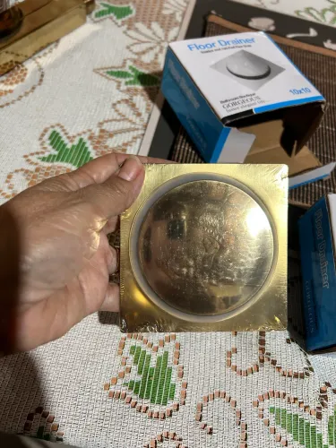 Vendo tampa de esgoto click dourado 