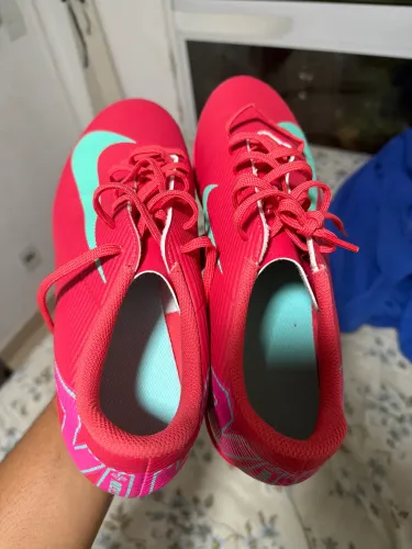 Chuteira de campo Nike 