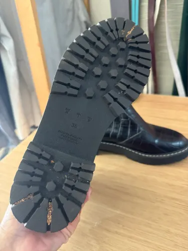 Bota couro constance tamanho 36 croco preto