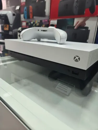 Xbox One X ed branco White --- faço olx