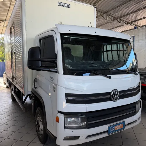 Volkswagen 11.180 2021 Baú 6,20m Extra