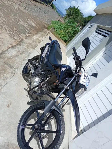 Vende-se Bros 2016 toda em dia só pega e transferi, com 48 km.
