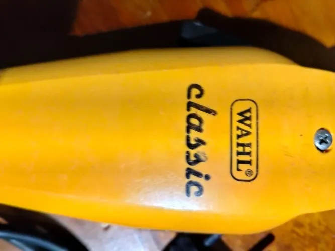 Máquina de cortar cabelo..marca.wahl classic....