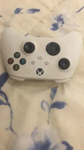 Xbox semi usado com gta minecraft e cuphead