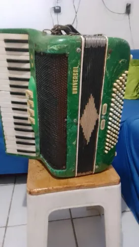 Sanfona usada em bom estado.