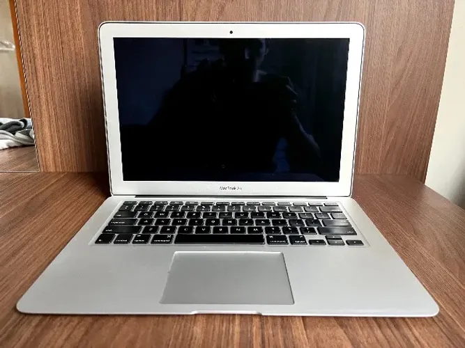 Macbook Air 13" 2011 251GB SSD Prata