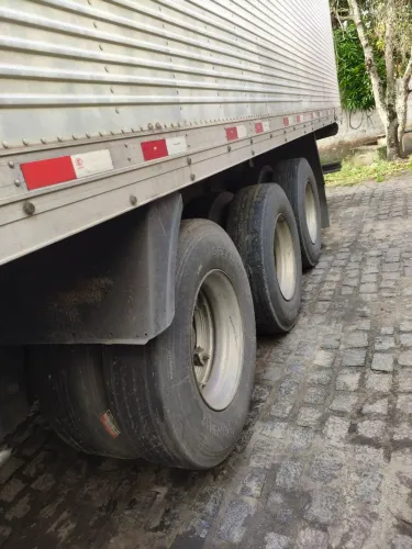Vendo carreta 