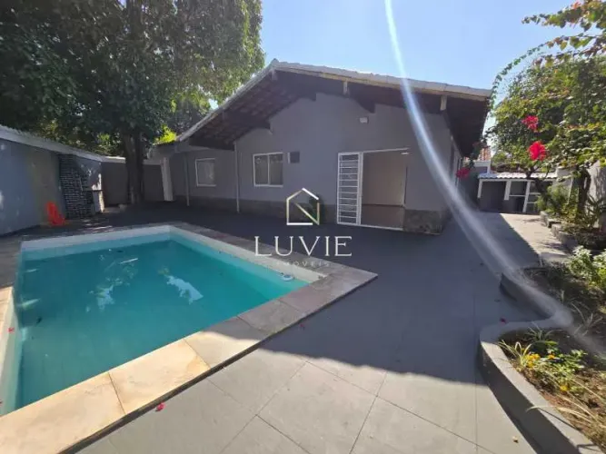 Linda Casa Linear dentro de condomínio com # quartos Suíte e Piscina. Freguesia