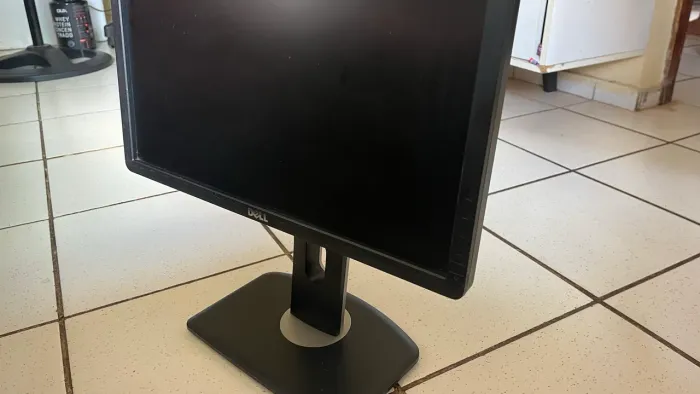 Monitor Dell E2014H.