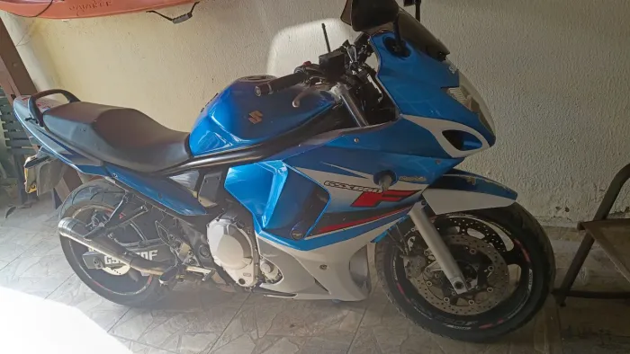 Suzuki GSX 650 F  relíquia 