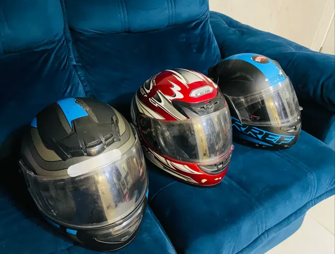 Capacete os 3 juntos 