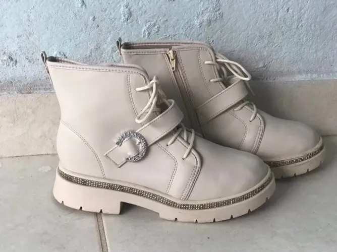 Bota Bege - Original Molekinha - Tam 35.