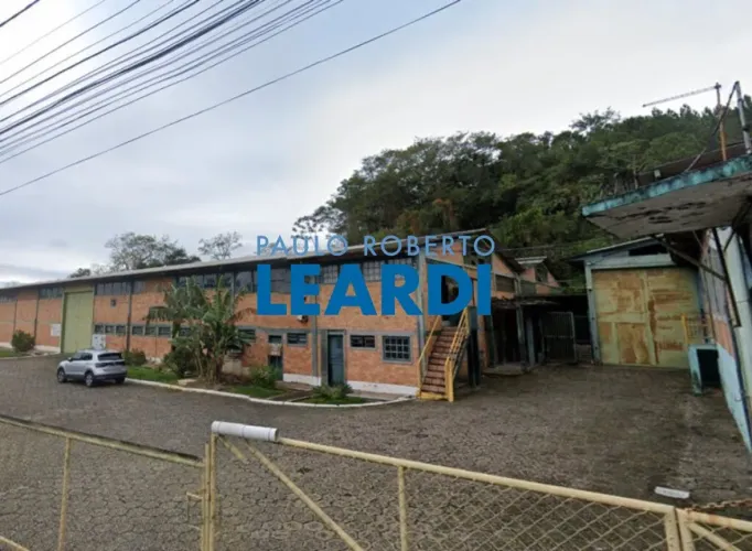 GALPÃO - FUNDOS - SC