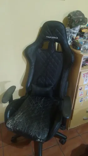 Cadei gamer, usada.