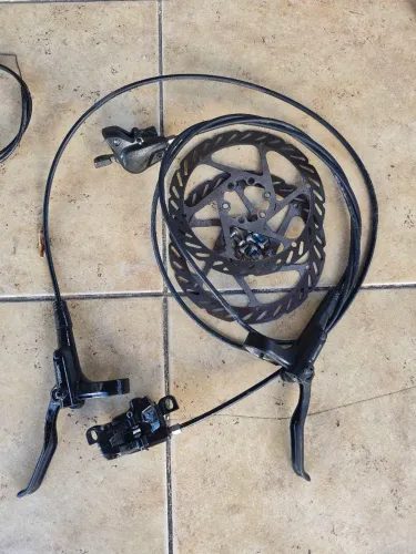 Freios hidráulico Shimano MT200 