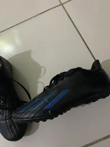 Chuteira adidas tamanho 40,41