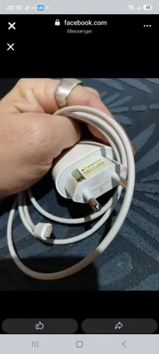 Carregador de iPhone 20w original usado 